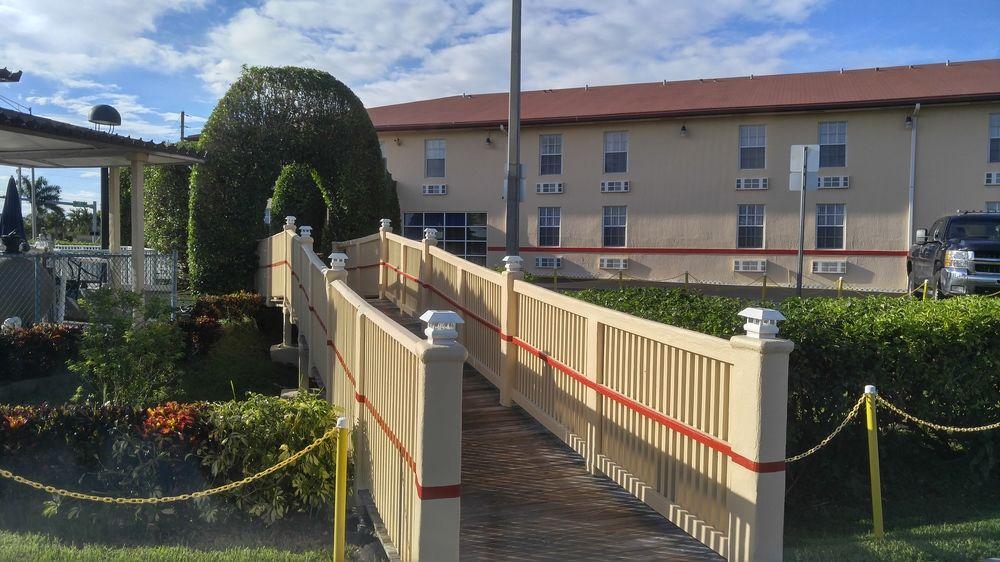 Belmont Inn & Suites Florida City Zewnętrze zdjęcie