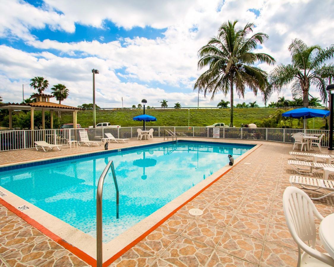 Belmont Inn & Suites Florida City Zewnętrze zdjęcie